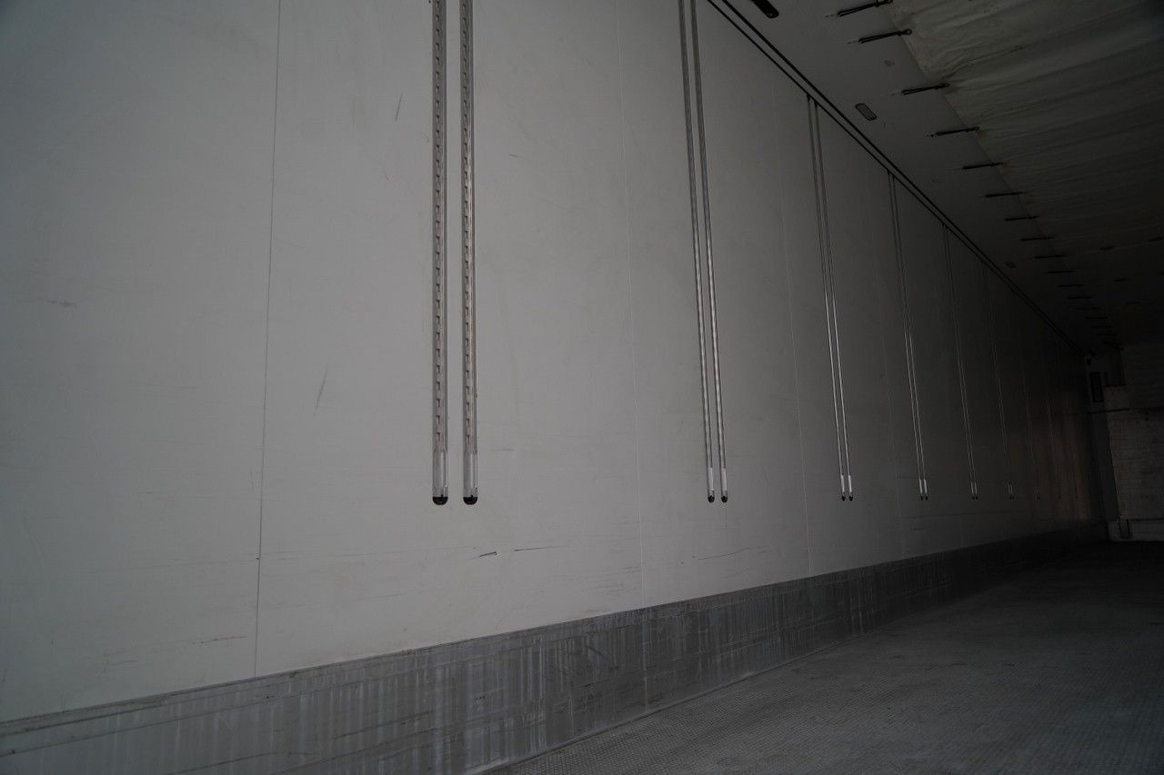 Refrigerator semi-trailer Schmitz Cargobull REFRIGERATED / NEW THERMO KING UNIT / SLX 300 /: picture 16