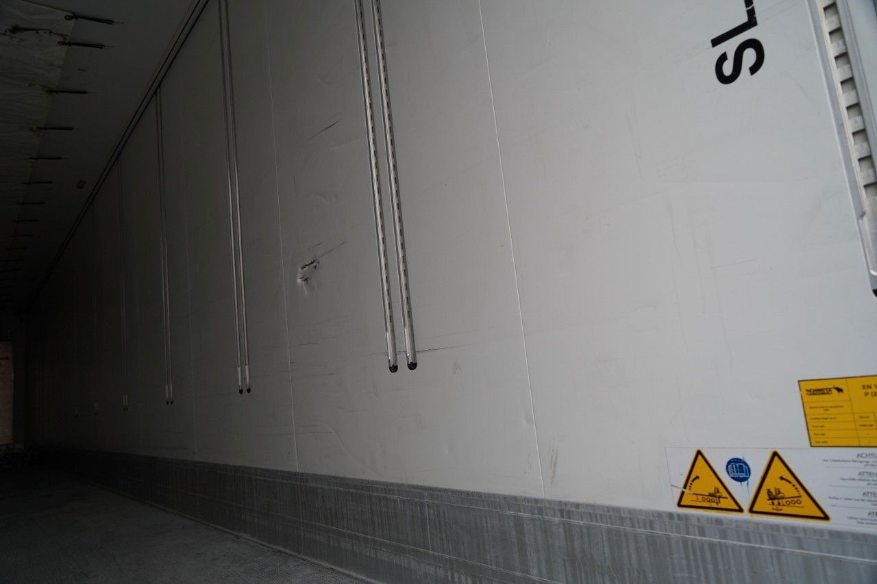 Refrigerator semi-trailer Schmitz Cargobull REFRIGERATED / NEW THERMO KING UNIT / SLX 300 /: picture 17