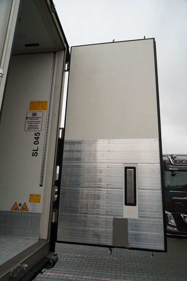 Refrigerator semi-trailer Schmitz Cargobull REFRIGERATED / NEW THERMO KING UNIT / SLX 300 /: picture 14