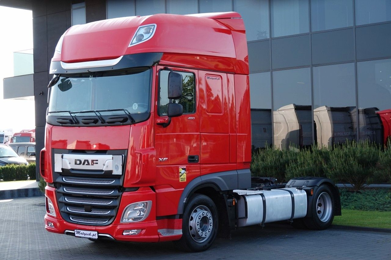 DAF XF 480 / LOW DECK / MEGA / 2021 / SSC / PO ZŁOTY - Tractor unit: picture 2 DAF XF 480 / LOW DECK / MEGA / 2021 / SSC / PO ZŁOTY - Tractor unit: picture 2