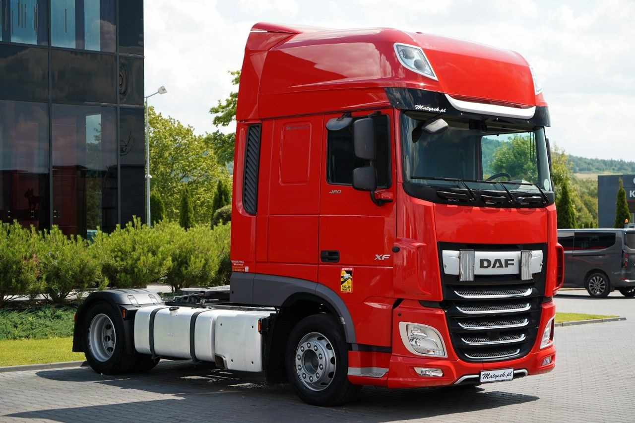 DAF XF 480 / LOW DECK / MEGA / 2021 / SSC / PO ZŁOTY - Tractor unit: picture 2 DAF XF 480 / LOW DECK / MEGA / 2021 / SSC / PO ZŁOTY - Tractor unit: picture 2