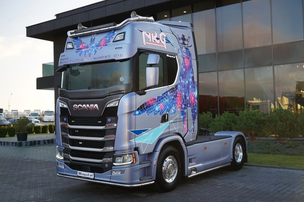 Scania S 580 / V8 / ORGINALNA EDYCJA LIMITED / NR 010 / - Tractor unit: picture 2 Scania S 580 / V8 / ORGINALNA EDYCJA LIMITED / NR 010 / - Tractor unit: picture 2