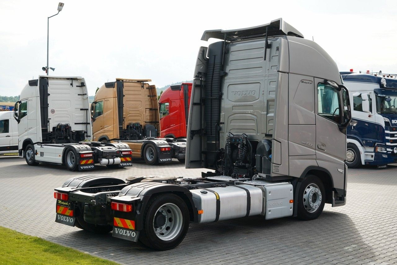 Volvo FH 500 / XXL / I-SAVE / LOWDECK / MEGA / I-PARK Volvo FH 500 / XXL / I-SAVE / LOWDECK / MEGA / I-PARK - Tractor unit: picture 5 Volvo FH 500 / XXL / I-SAVE / LOWDECK / MEGA / I-PARK Volvo FH 500 / XXL / I-SAVE / LOWDECK / MEGA / I-PARK - Tractor unit: picture 5