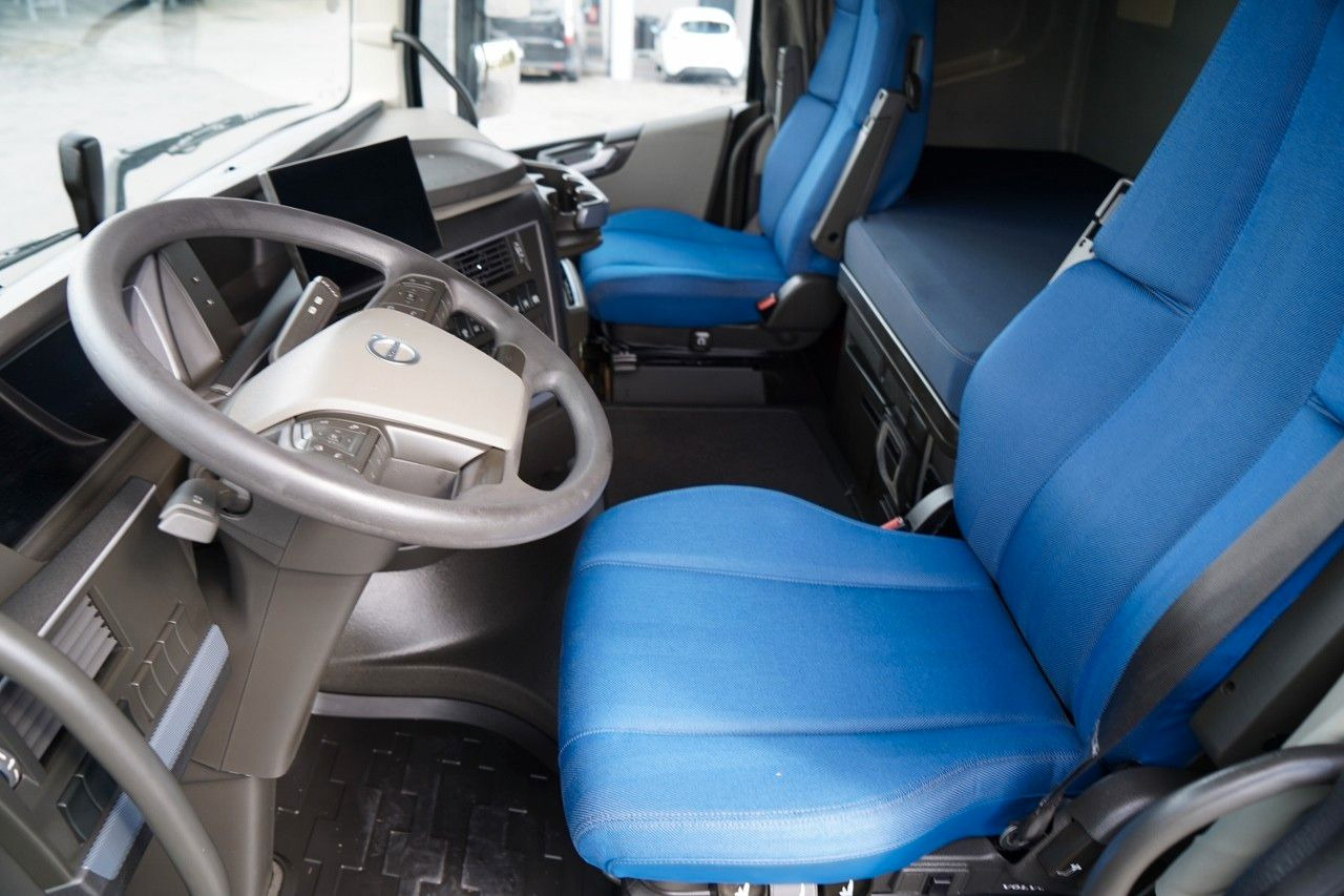 Curtainsider truck Volvo FH 500 / I-SAVE / TANDEM PRZEJAZDOWY / 2023 / K: picture 16 Curtainsider truck Volvo FH 500 / I-SAVE / TANDEM PRZEJAZDOWY / 2023 / K: picture 16