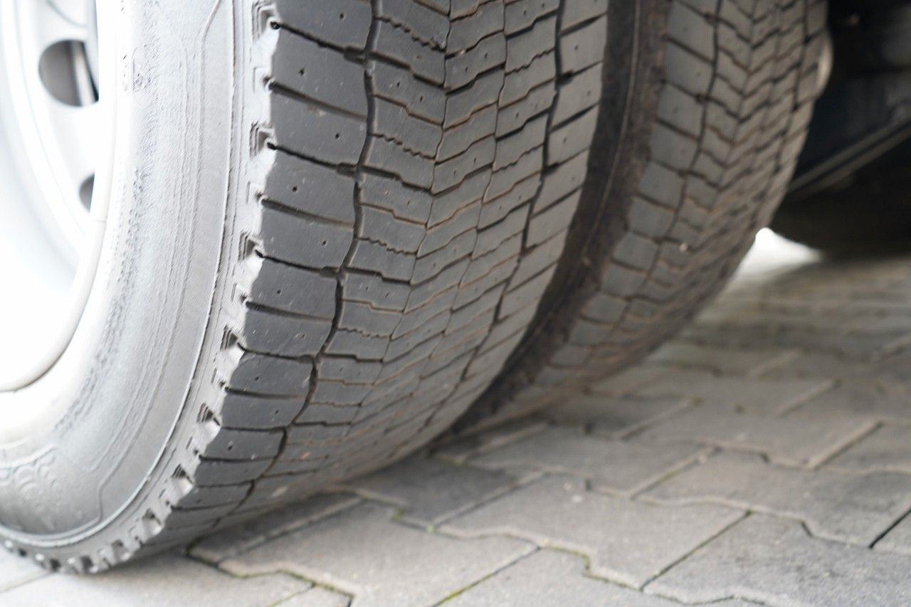 Curtainsider truck Volvo FH 500 / I-SAVE / TANDEM PRZEJAZDOWY / 2023 / K: picture 13 Curtainsider truck Volvo FH 500 / I-SAVE / TANDEM PRZEJAZDOWY / 2023 / K: picture 13