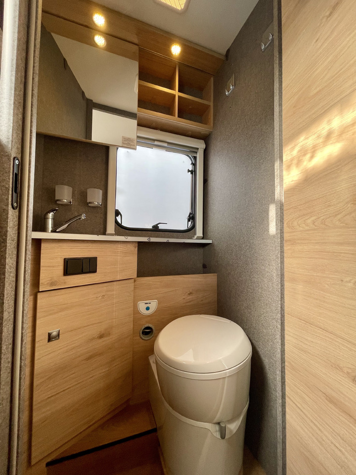 Semi-integrated motorhome Dethleffs Just Go T7055 EBL: picture 14