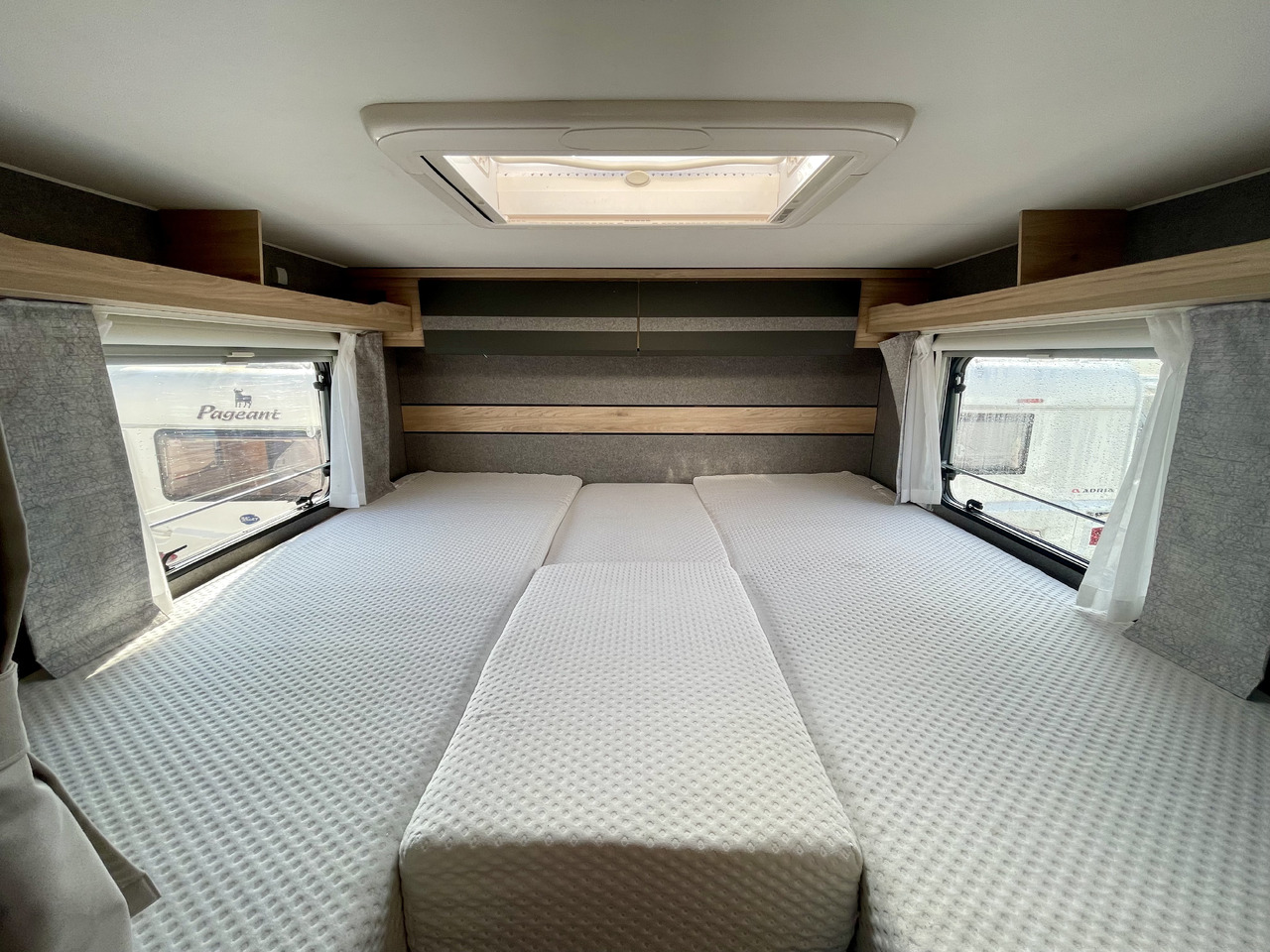 Semi-integrated motorhome Dethleffs Just Go T7055 EBL: picture 11
