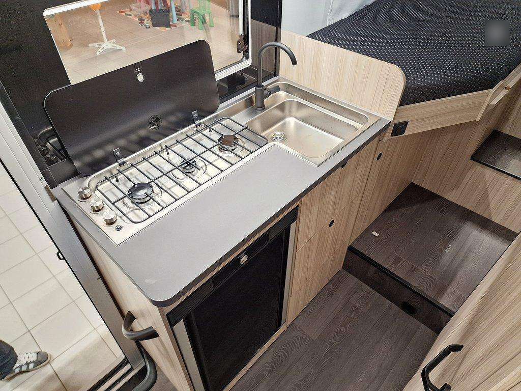 New Semi-integrated motorhome SUN LIVING C 65 SL: picture 9