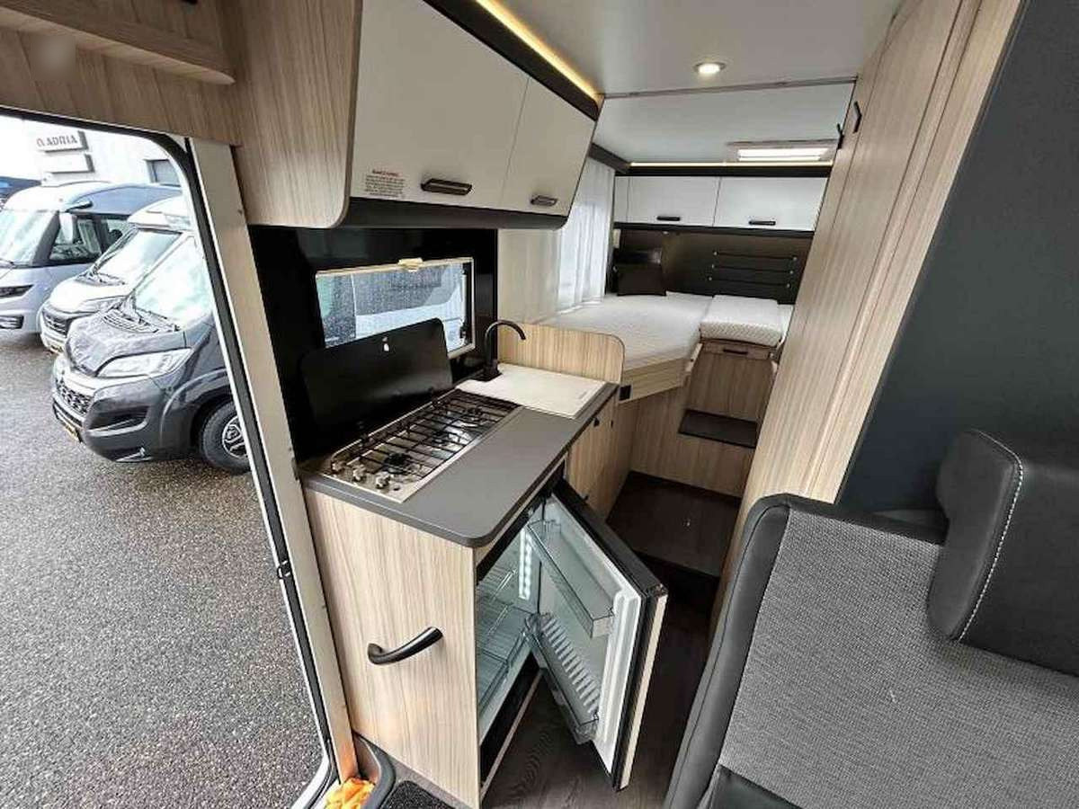 New Semi-integrated motorhome SUN LIVING C 65 SL: picture 8