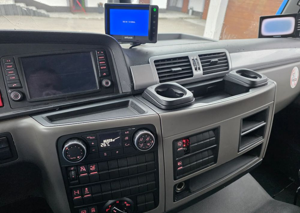 MAN TGM 18.320 urządzenie hakowe AXOR - Cab chassis truck: picture 2 MAN TGM 18.320 urządzenie hakowe AXOR - Cab chassis truck: picture 2