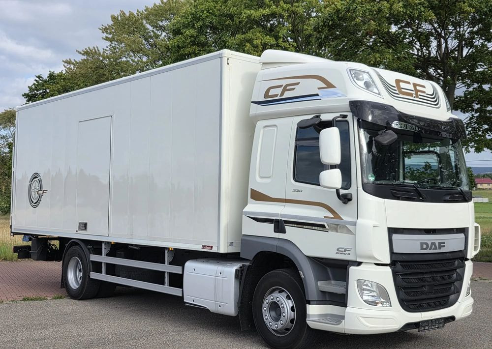 DAF CF 330/10.2017/KONTENER MEBLOWY/IZOTERMA/WINDA/18 PALET/E6/NISKI PRZEBIEG/Z NIEMIEC/JAK NOWY/DUŻY SILNIK 10 837cm3// - Box truck: picture 1 DAF CF 330/10.2017/KONTENER MEBLOWY/IZOTERMA/WINDA/18 PALET/E6/NISKI PRZEBIEG/Z NIEMIEC/JAK NOWY/DUŻY SILNIK 10 837cm3// - Box truck: picture 1