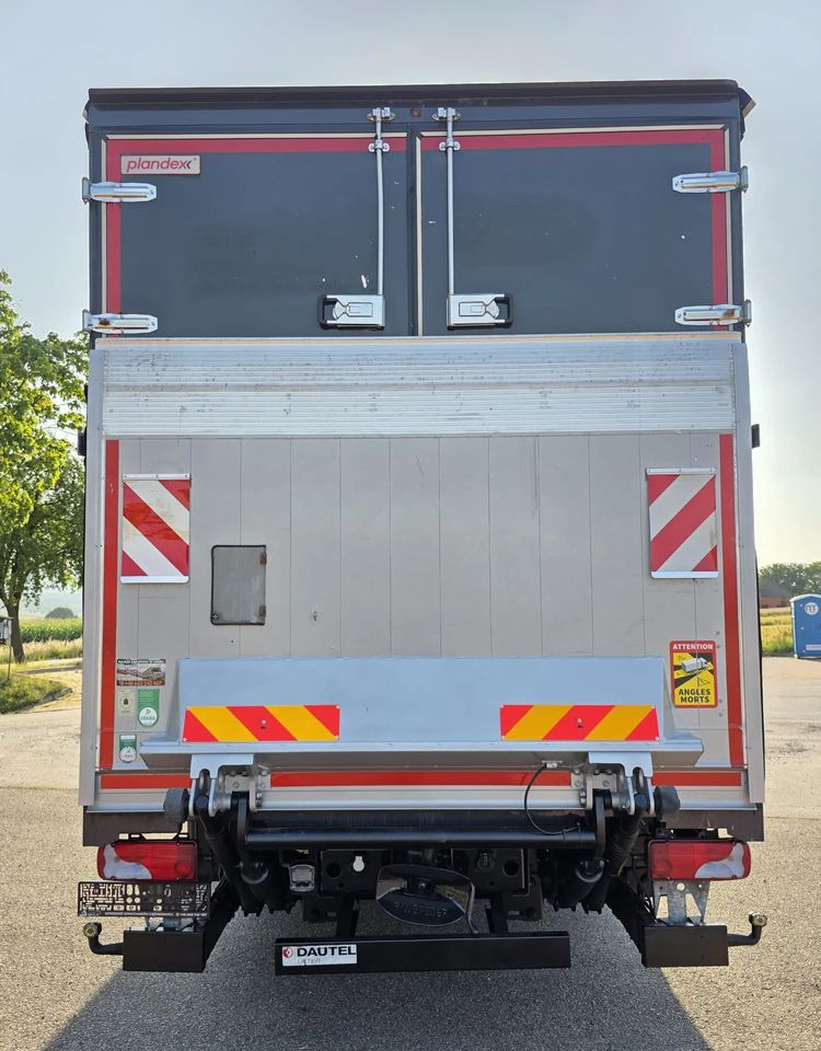 MAN TGM 15.290 / BURTO-FIRANKA / CAŁY NA PODUSZKACH /KLIMA POSTOJOWA / 2018R / NISKI PRZEBIEG / 18 PALET / E6 / JAK NOWY / WINDA / - Curtainsider truck: picture 5 MAN TGM 15.290 / BURTO-FIRANKA / CAŁY NA PODUSZKACH /KLIMA POSTOJOWA / 2018R / NISKI PRZEBIEG / 18 PALET / E6 / JAK NOWY / WINDA / - Curtainsider truck: picture 5