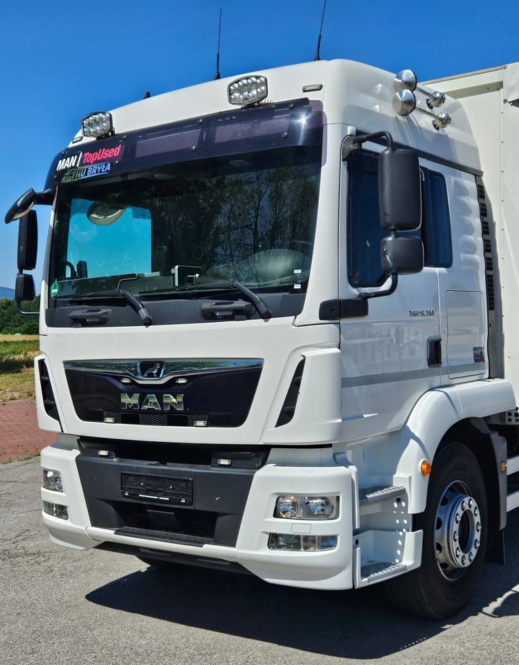Curtainsider truck MAN TGM 15.290/E6/FIRANKA/BURTO-FIRANKA/SZKOŁA JAZDY/MAŁY ROZSTAW OSI/16PALET/WINDA/NISKI PRZEBIEG/2019/SERWISOWANY/JAK NOWY: picture 10