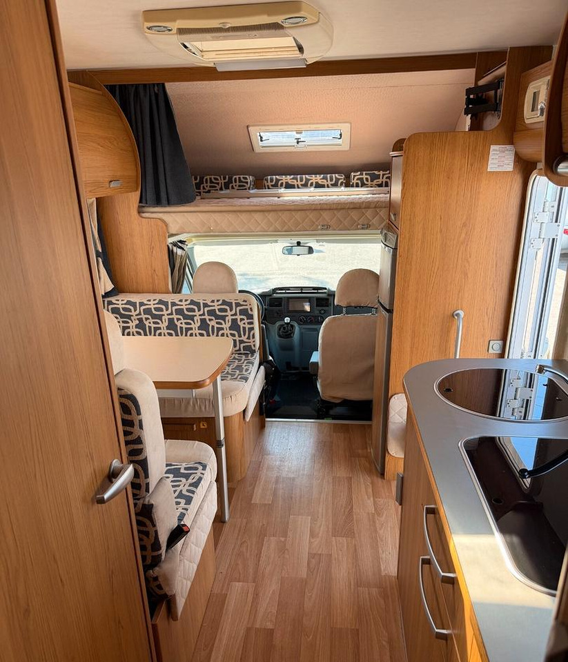 Alcove motorhome Rimor SUPERBRIG 677 TC: picture 11 Alcove motorhome Rimor SUPERBRIG 677 TC: picture 11