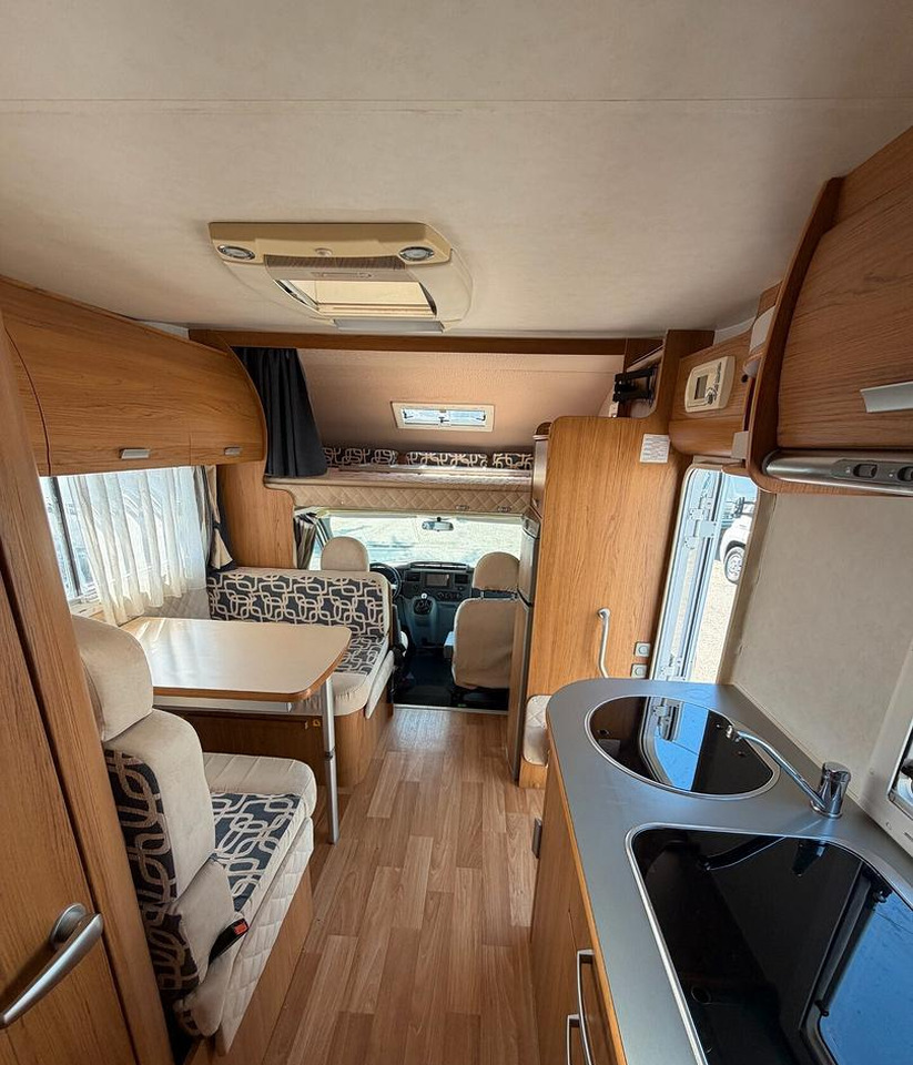 Alcove motorhome Rimor SUPERBRIG 677 TC: picture 9 Alcove motorhome Rimor SUPERBRIG 677 TC: picture 9