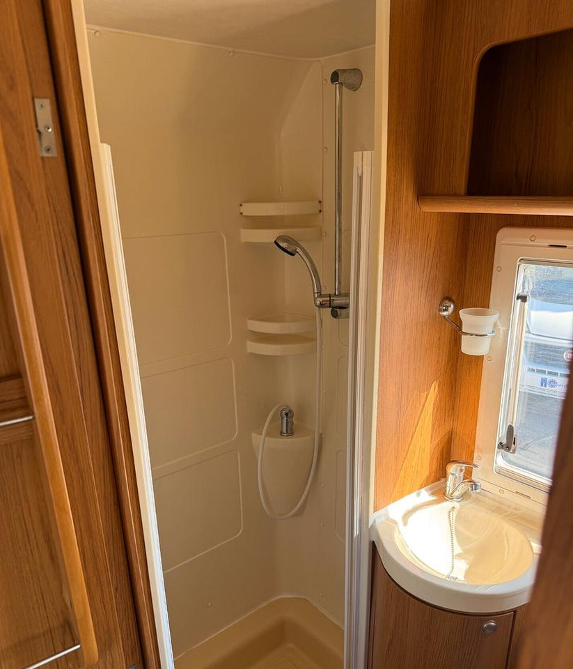 Alcove motorhome Rimor SUPERBRIG 677 TC: picture 14 Alcove motorhome Rimor SUPERBRIG 677 TC: picture 14