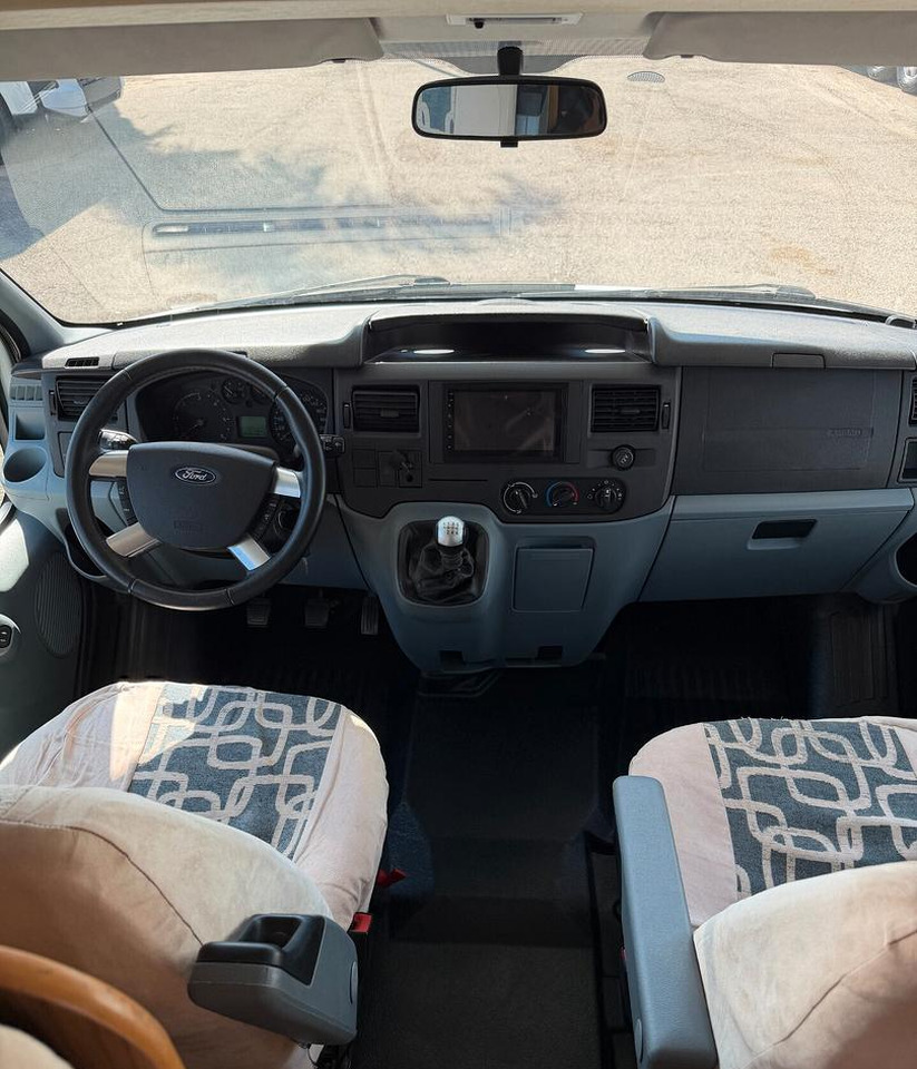 Alcove motorhome Rimor SUPERBRIG 677 TC: picture 17 Alcove motorhome Rimor SUPERBRIG 677 TC: picture 17