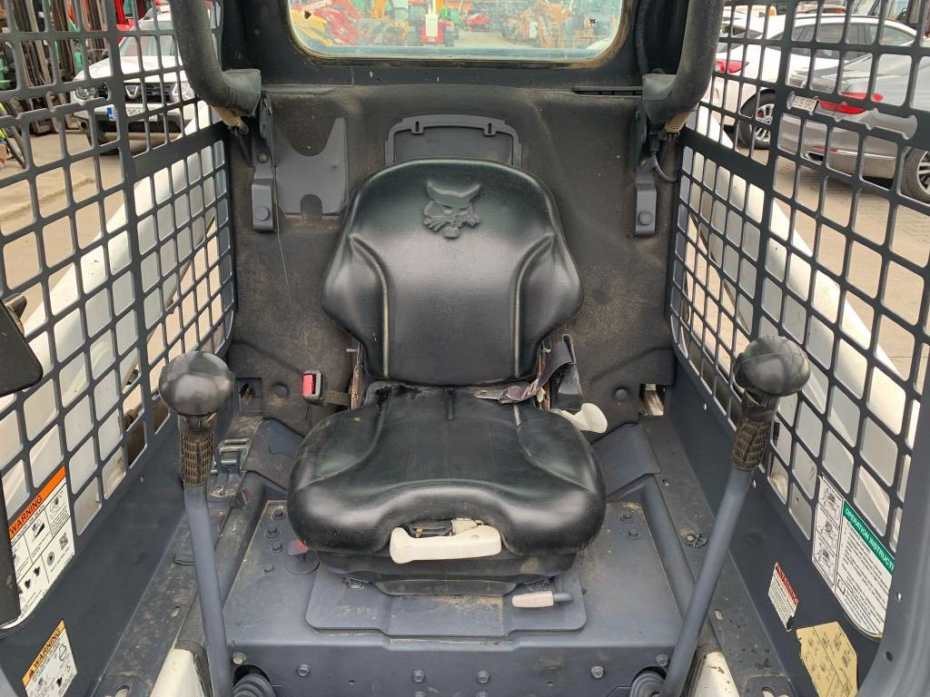 Skid steer loader Bobcat T 450: picture 8