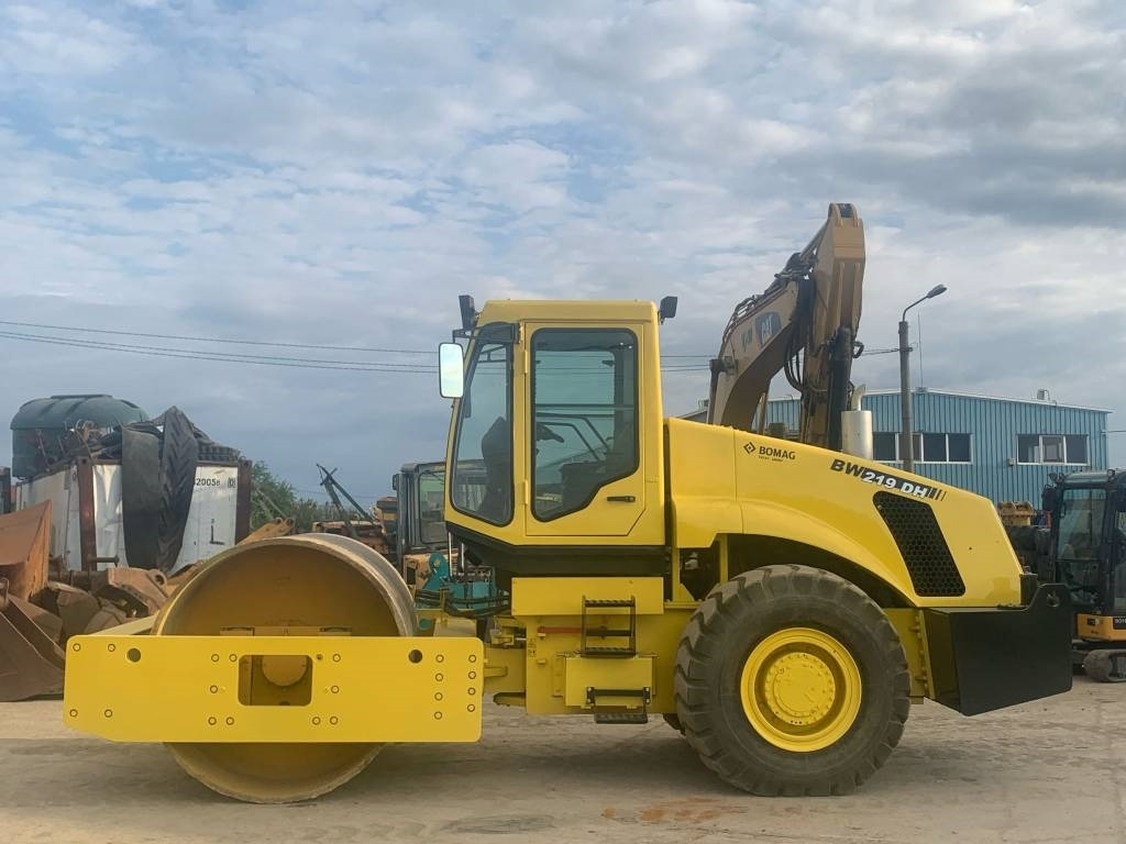 Bomag Shantui BW219DH - Compactor: picture 5 Bomag Shantui BW219DH - Compactor: picture 5