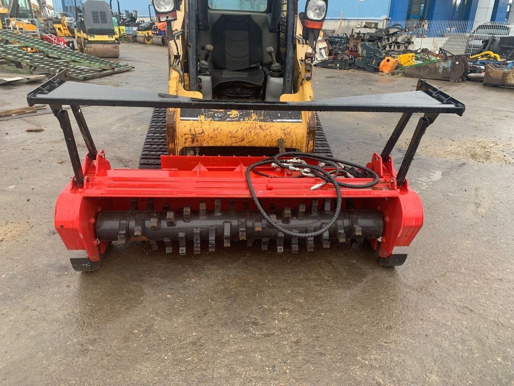 Skid steer loader CAT 257 B: picture 7