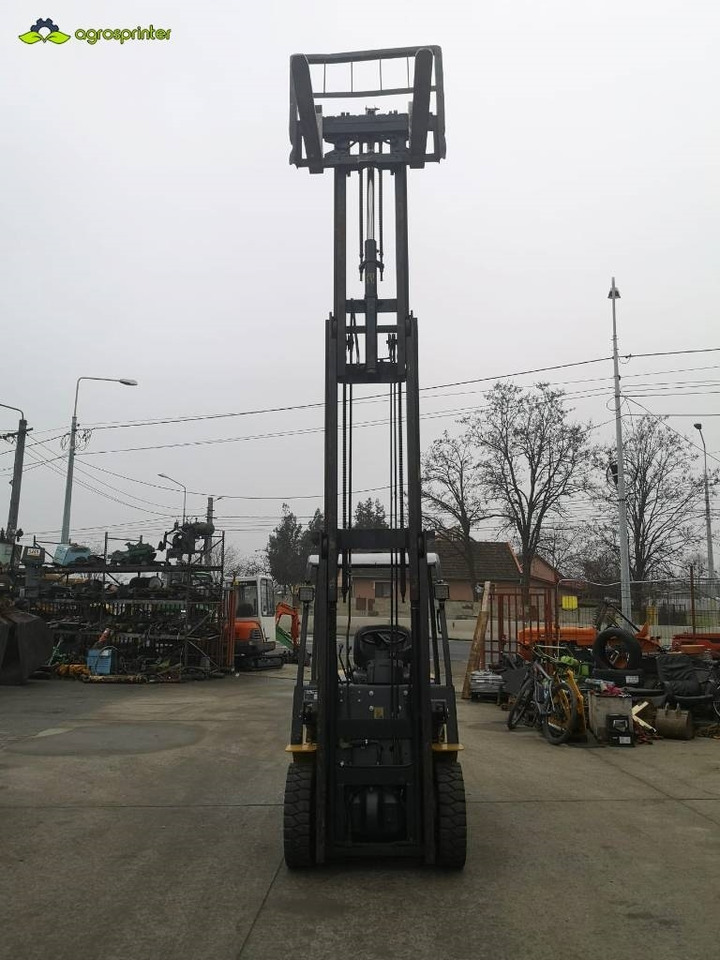 DETANK D25 - Diesel forklift: picture 4 DETANK D25 - Diesel forklift: picture 4