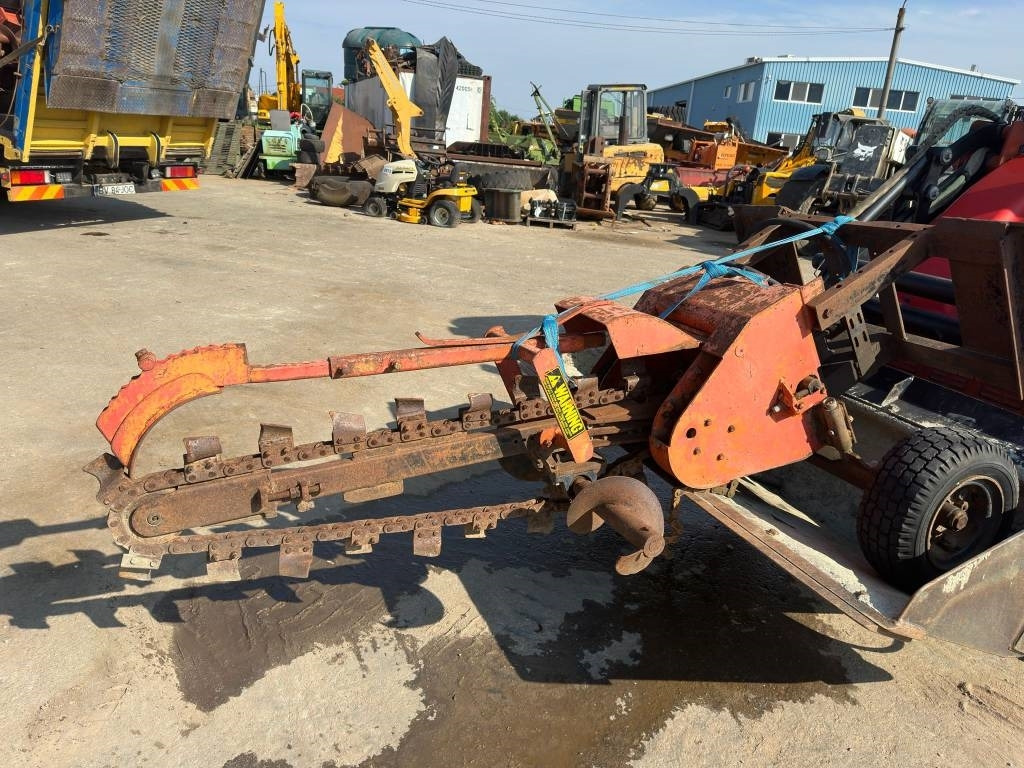 Backhoe loader Ditch Witch XT 1600: picture 9