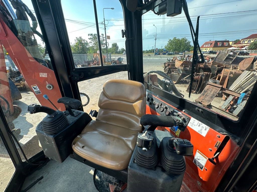 Backhoe loader Ditch Witch XT 1600: picture 13