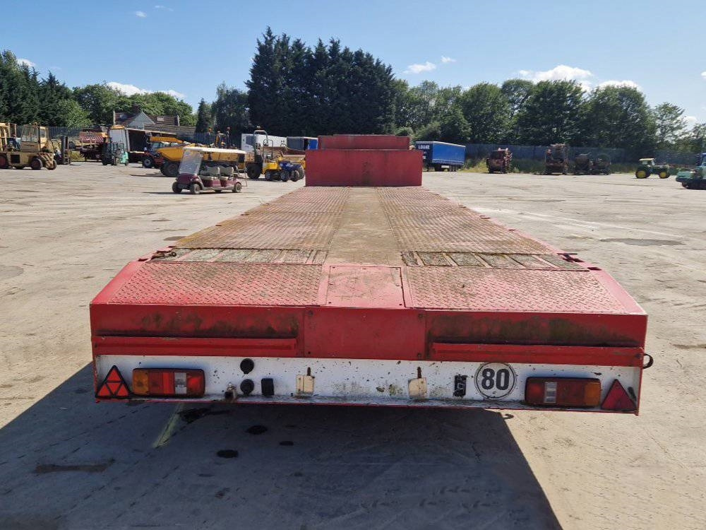 Es-ge 6S0U - Low loader semi-trailer: picture 3 Es-ge 6S0U - Low loader semi-trailer: picture 3