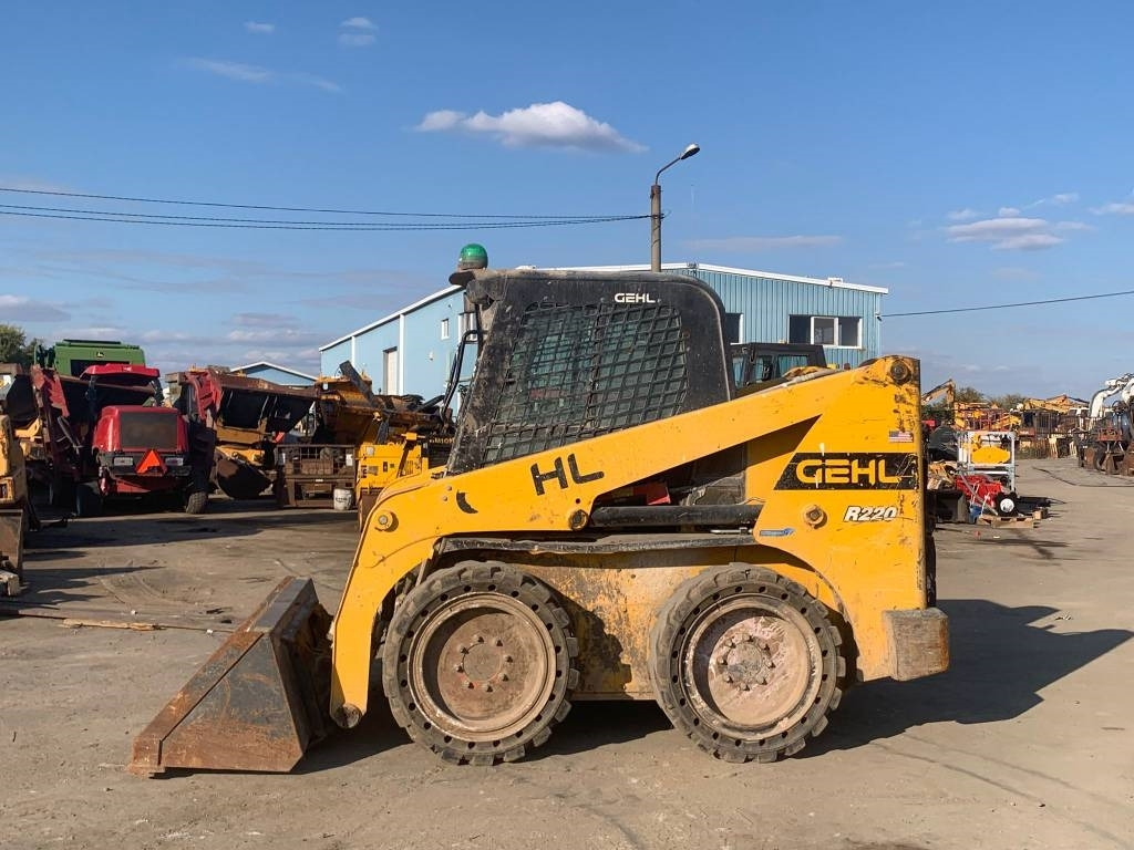 Gehl R 220  - Skid steer loader: picture 2 Gehl R 220  - Skid steer loader: picture 2