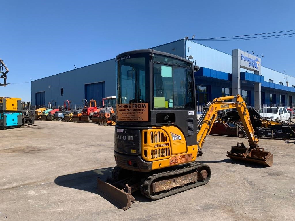 Mini excavator Kato 19VXE: picture 6 Mini excavator Kato 19VXE: picture 6