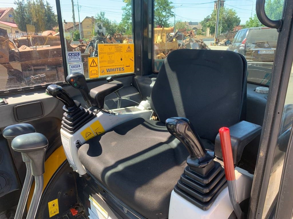 Mini excavator Kato 19VXE: picture 9 Mini excavator Kato 19VXE: picture 9