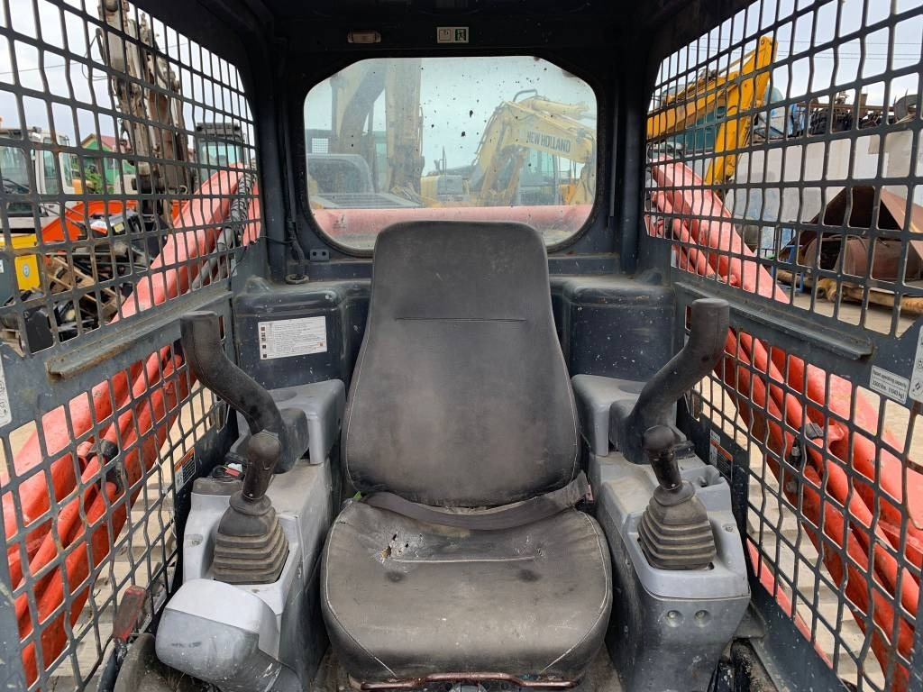 Skid steer loader Kubota SVL 75-2: picture 9