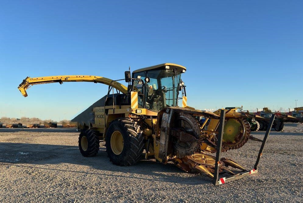 New Holland FX 300 - Combine harvester: picture 3 New Holland FX 300 - Combine harvester: picture 3