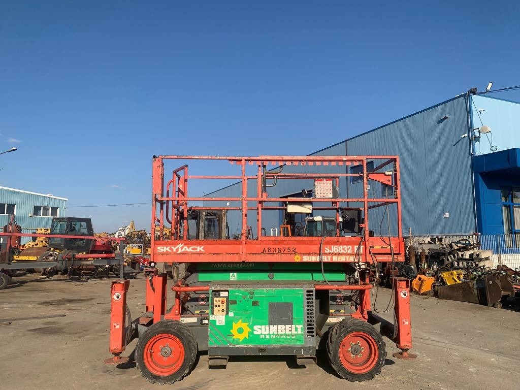 SkyJack SJ 6832 RT - Scissor lift: picture 5 SkyJack SJ 6832 RT - Scissor lift: picture 5