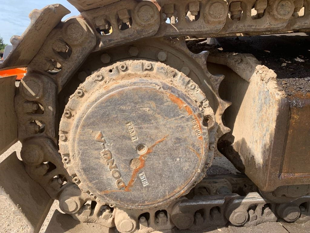 Crawler excavator Volvo EC 290 B LC: picture 8