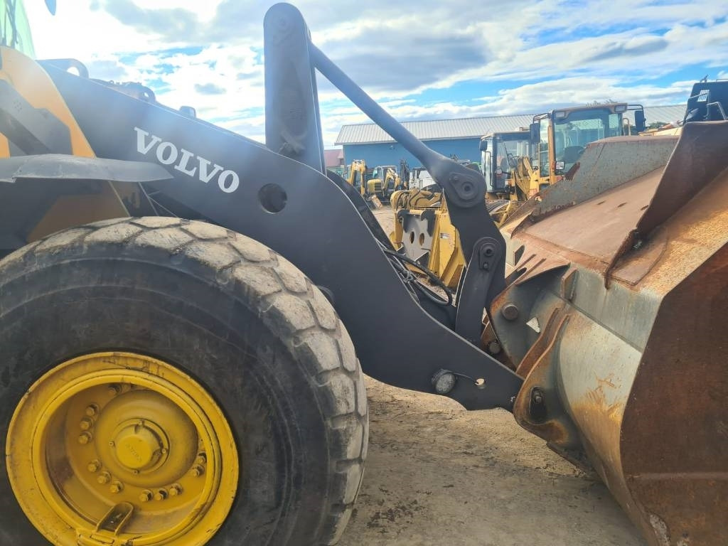 Volvo L 120 E - Wheel loader: picture 3 Volvo L 120 E - Wheel loader: picture 3