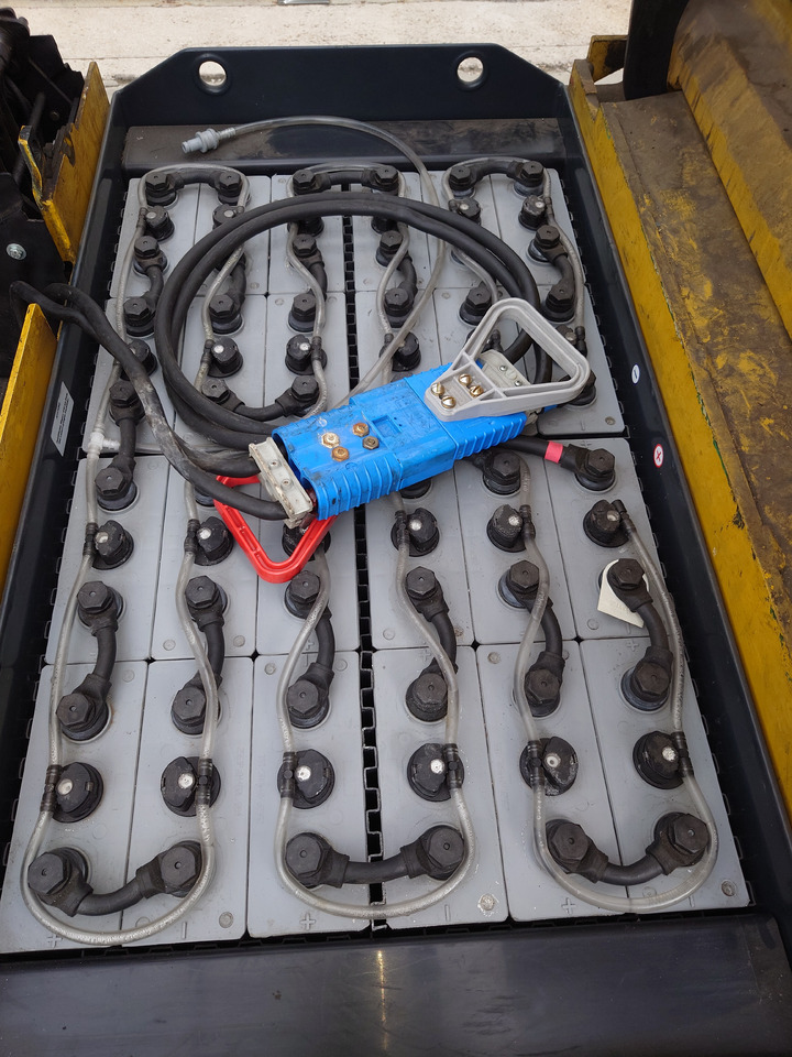 YALE ERP16ATFE1980 - Electric forklift: picture 4 YALE ERP16ATFE1980 - Electric forklift: picture 4