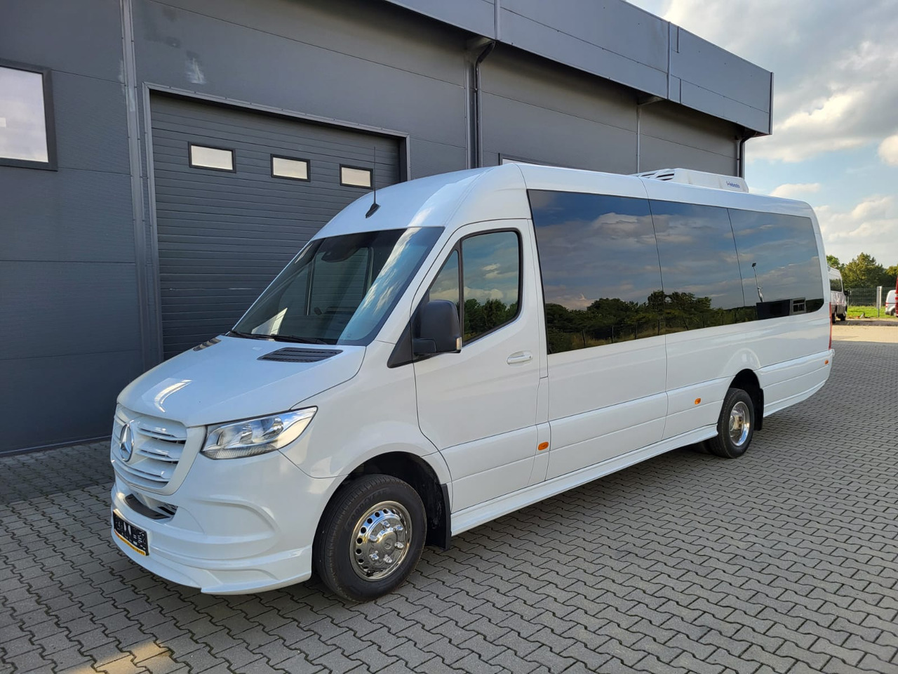 Mercedes-Benz Sprinter 519 CDI 24 places + 4 standing NEW - Coach: picture 2 Mercedes-Benz Sprinter 519 CDI 24 places + 4 standing NEW - Coach: picture 2