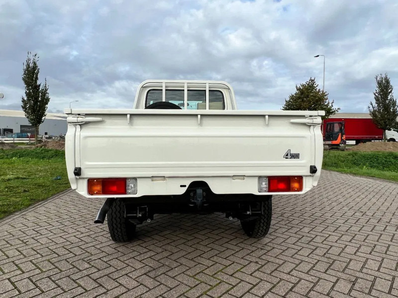 Toyota Land Cruiser HZJ79 4x4 4.2D Single Cab - EURO 3 - NEW!! 6 UNITS directly available - Pickup truck, Combi van: picture 3 Toyota Land Cruiser HZJ79 4x4 4.2D Single Cab - EURO 3 - NEW!! 6 UNITS directly available - Pickup truck, Combi van: picture 3