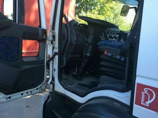 Iveco ML120 E22 Kühlkoffer LBW Deutsche Maschine - Refrigerator truck: picture 5 Iveco ML120 E22 Kühlkoffer LBW Deutsche Maschine - Refrigerator truck: picture 5