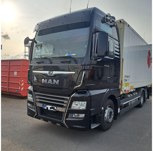 MAN 26.500 - Container transporter/ Swap body truck: picture 1 MAN 26.500 - Container transporter/ Swap body truck: picture 1
