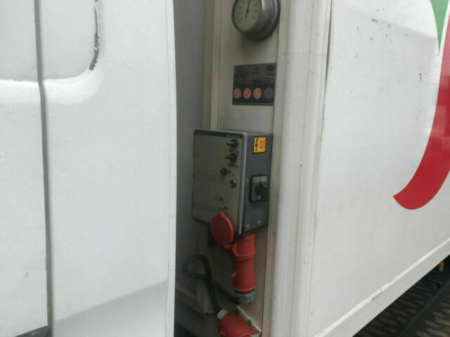 Refrigerator truck MAN TGL 12.240 LBW Trennwand Tür Klima: picture 7