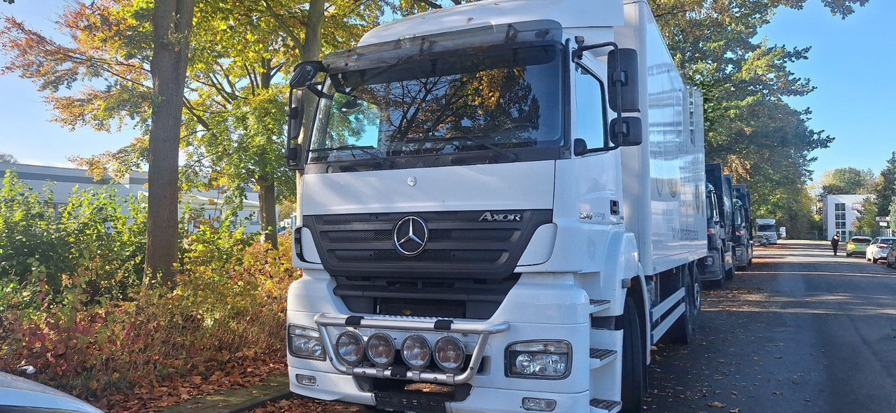 Mercedes-Benz 2540 Koffer mit LBW - Box truck: picture 1 Mercedes-Benz 2540 Koffer mit LBW - Box truck: picture 1