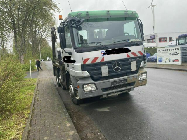 Mercedes-Benz 2641 Absetzer 6x2 Blatt/Luft Klima AHK - Skip loader truck: picture 2 Mercedes-Benz 2641 Absetzer 6x2 Blatt/Luft Klima AHK - Skip loader truck: picture 2
