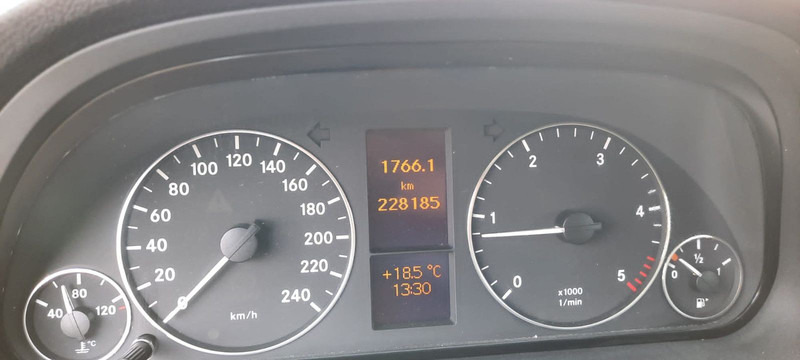 Mercedes-Benz A-Klasse 180 A 180 CDI AVANTGARDE - Hatchback: picture 3 Mercedes-Benz A-Klasse 180 A 180 CDI AVANTGARDE - Hatchback: picture 3