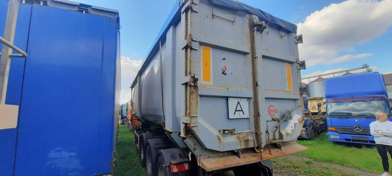 Schmitz Cargobull 3-Achser/Stahlmulde 53m3 - Tipper semi-trailer: picture 2 Schmitz Cargobull 3-Achser/Stahlmulde 53m3 - Tipper semi-trailer: picture 2