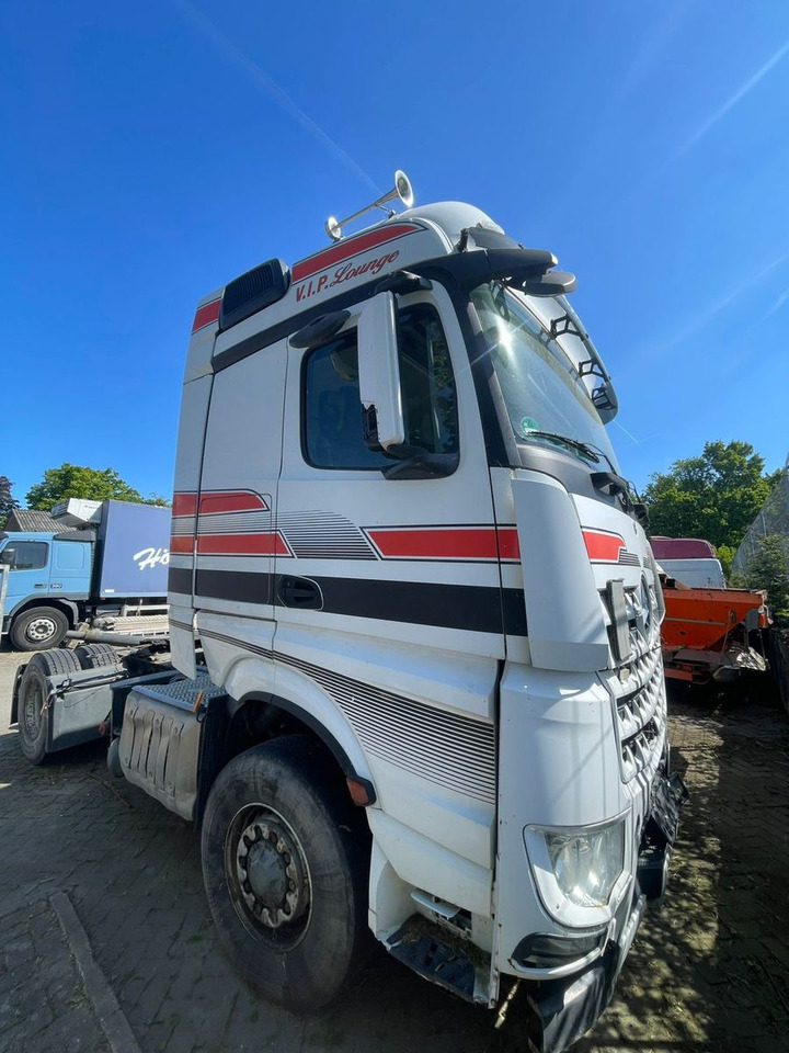 Mercedes-Benz 1845MP4 HD 4x4 - Tractor unit: picture 2 Mercedes-Benz 1845MP4 HD 4x4 - Tractor unit: picture 2