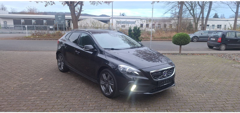 Volvo V40 Cross Country You! - Car: picture 1 Volvo V40 Cross Country You! - Car: picture 1