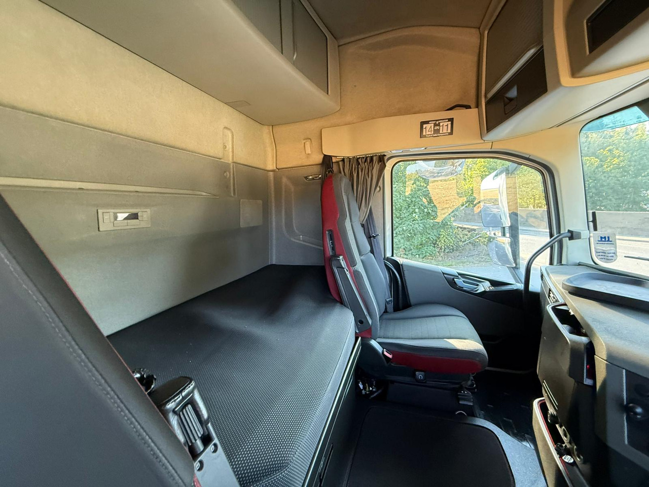 Tractor unit 2016 Volvo FH 500 Tractor Unit: picture 27