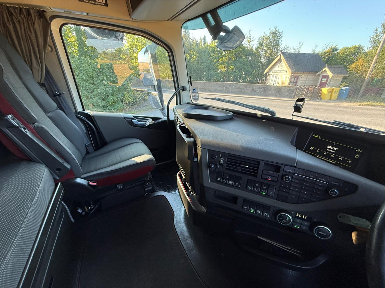 Tractor unit 2016 Volvo FH 500 Tractor Unit: picture 25